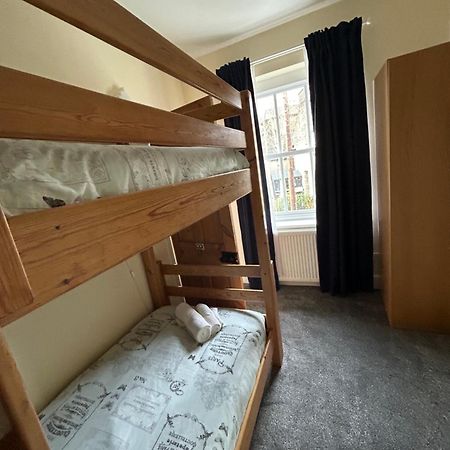 The Buxton Retreat A Luxurious 3-Storey Townhouse With Four Poster Bed And Double Jacuzzi Bath" 外观 照片