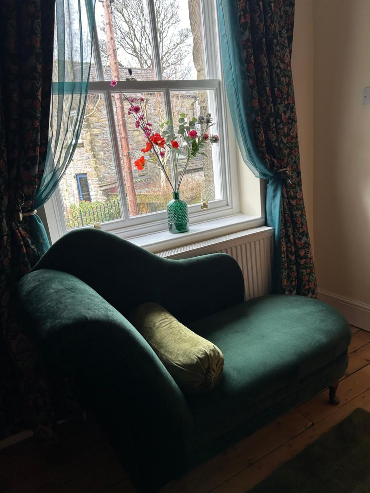 The Buxton Retreat A Luxurious 3-Storey Townhouse With Four Poster Bed And Double Jacuzzi Bath" 外观 照片
